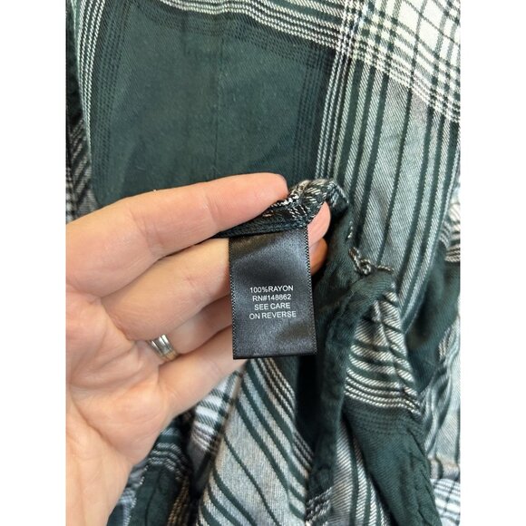 Torrid Green Plaid Ultra Soft Rayon Flannel Long Sleeve Button Down Pockets 3 3X - Picture 9 of 10